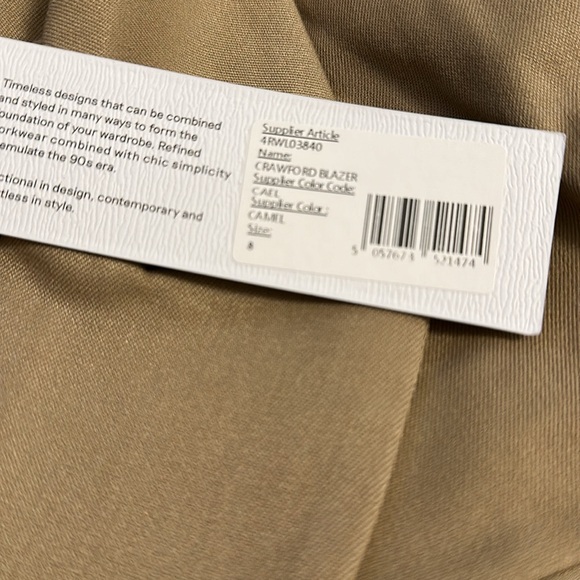 Crop Tailored Blazer - Picture 6 of 6